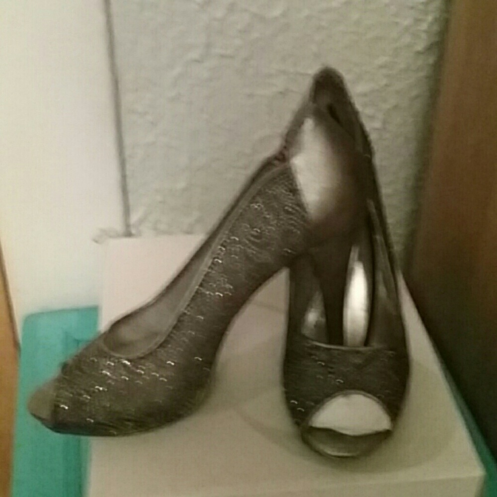 Shoes - Picture 3 of 3